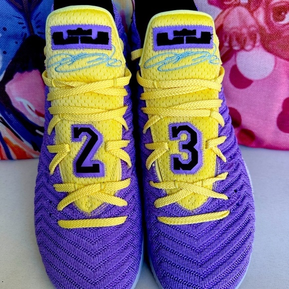 New LeBron James 16 Lakers Heritage Size 11​ main image 5